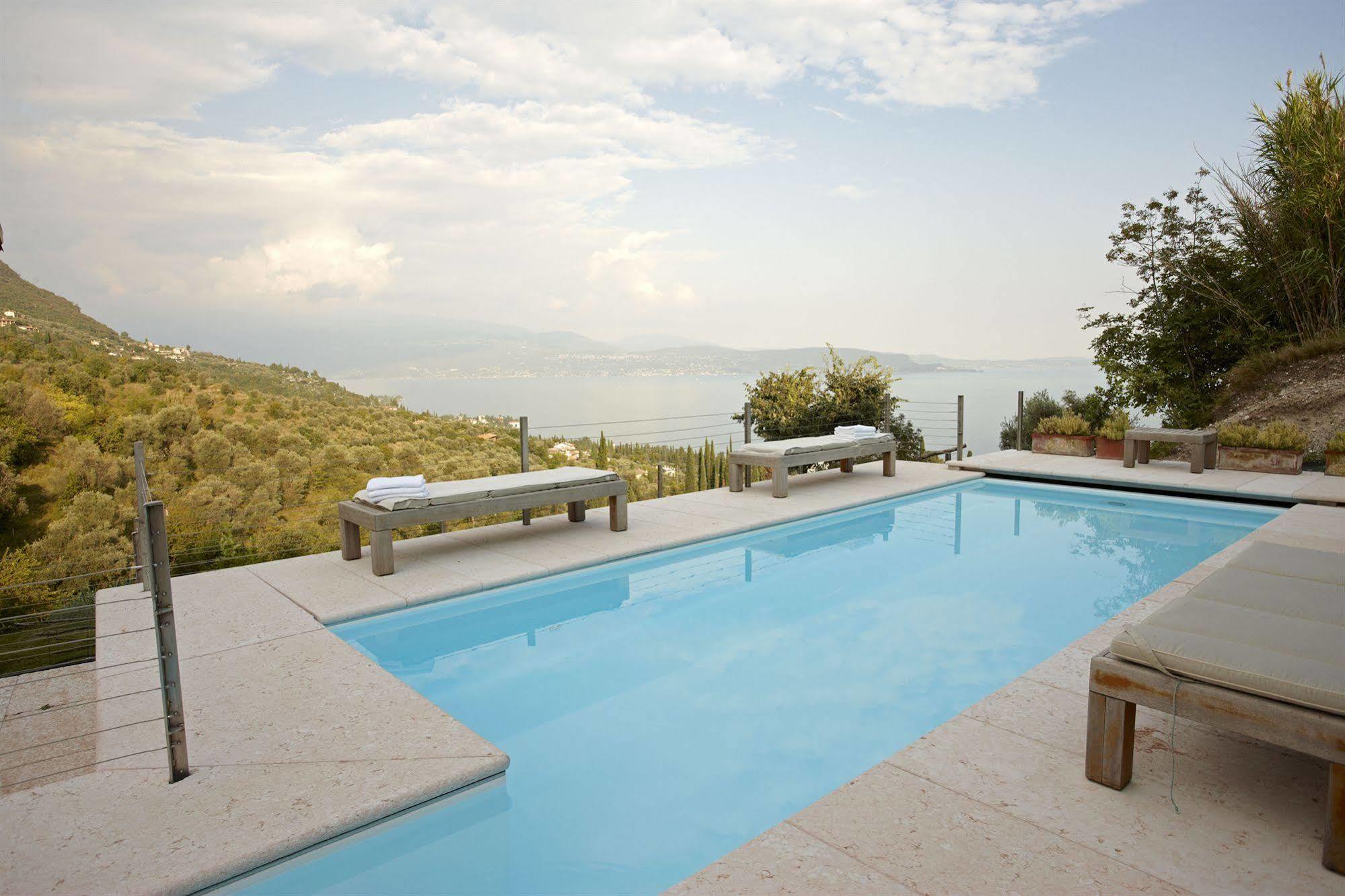 Bio Due Di Moro Guest House Gardone Riviera Bagian luar foto